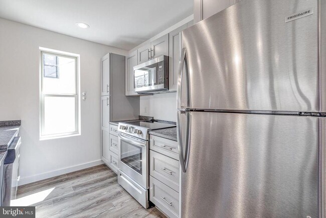 Foto del edificio - 751 N 43rd St