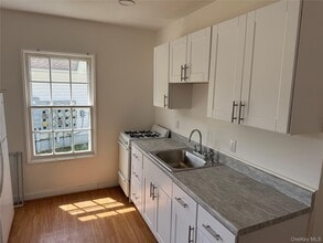 Building Photo - 24 Quartz Ln