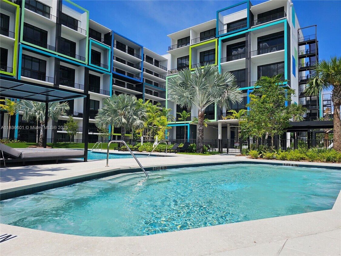 Foto principal - 4400 Sunrise Blvd