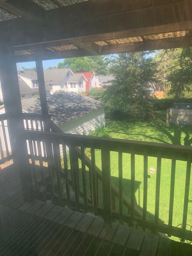Balcón trasero - 619 S Orchard St
