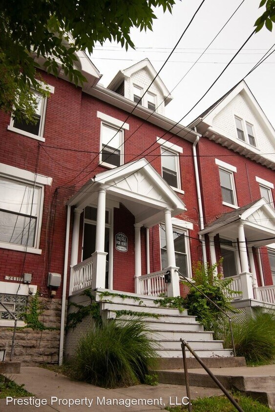 Foto principal - 2413 W Clifton Ave