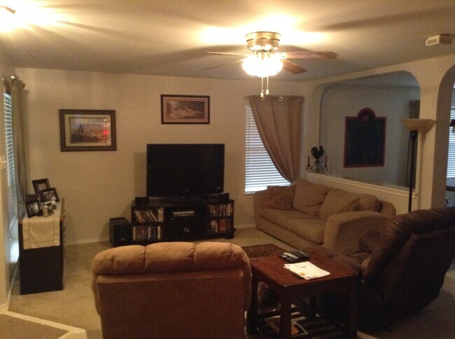 Foto del edificio - 3640 Prairie Ln