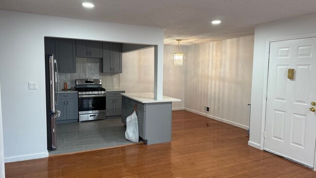 Building Photo - 14 Voscek Ct