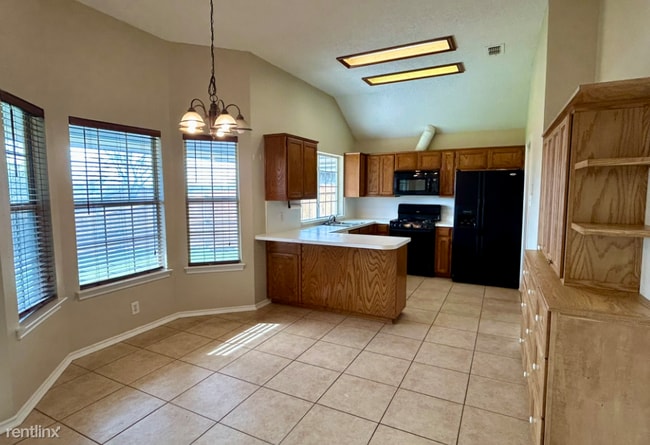 Building Photo - 3 br, 2 bath House - 435 Strata Dr
