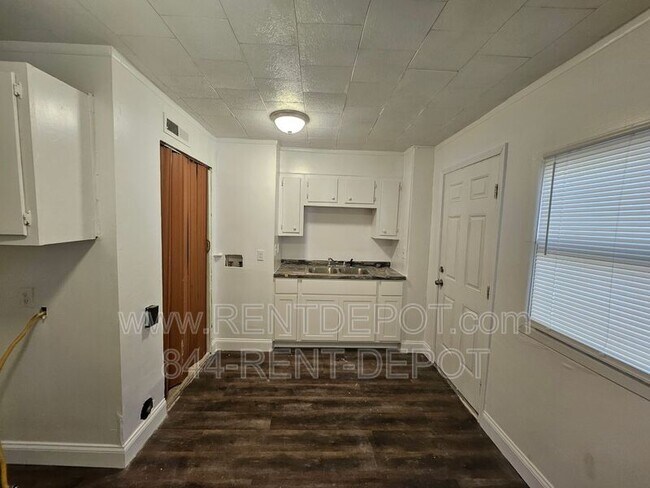 Foto del edificio - 726 Ridgeway Ave