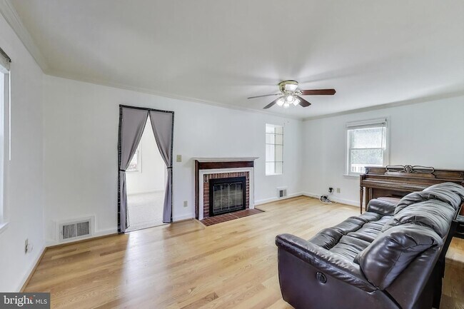 Foto del edificio - 4600 Jones Bridge Rd