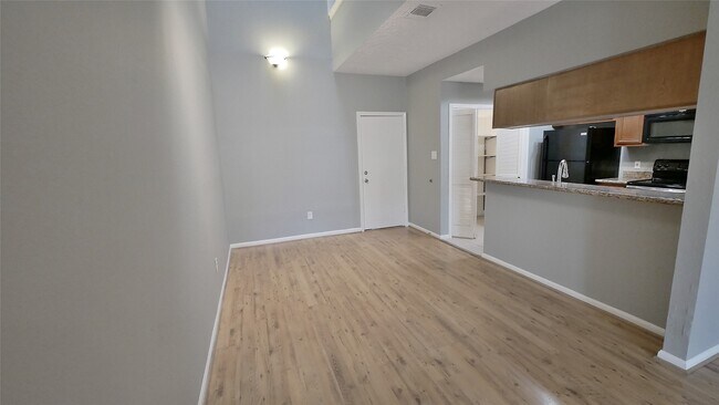 Foto del edificio - 800 Country Pl Dr