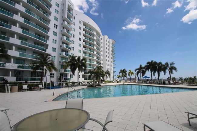 Building Photo - 7910 Harbor Island Dr