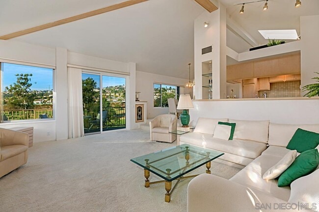 Building Photo - 2530 Navarra Dr