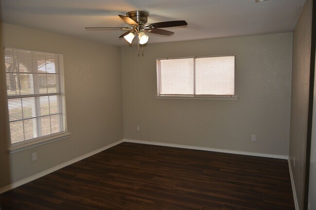 Foto del edificio - Great Updated Home Close to I20