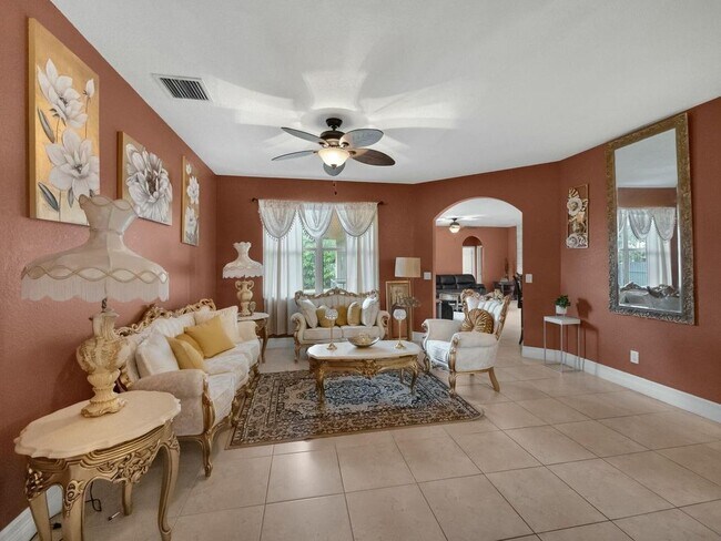 Building Photo - 1371 SW Halford Ave