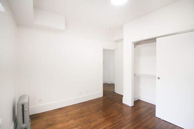Building Photo - 535 Leavenworth St