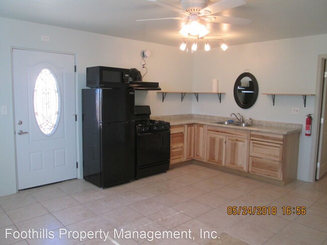 Foto del edificio - Studio, 1 bath House - 626 S. Park Circle