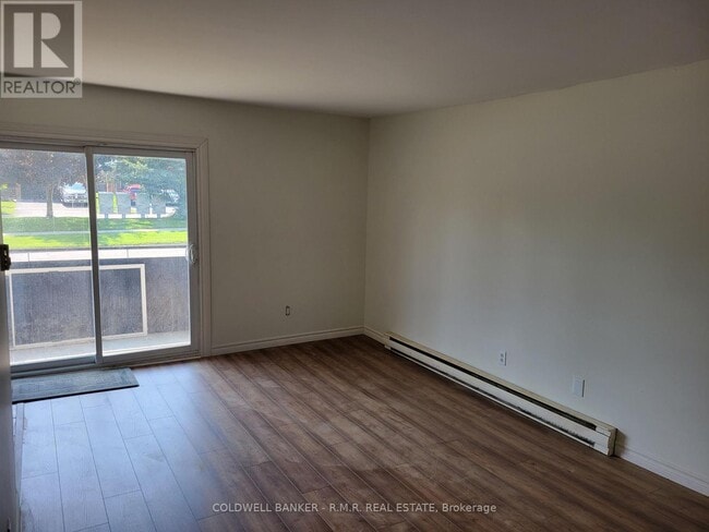 Photo du bâtiment - 251 Liberty St N