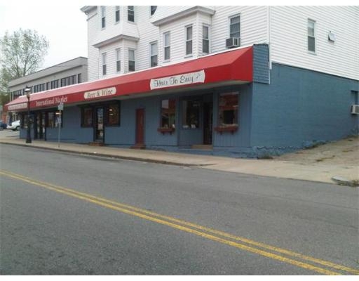 Primary Photo - 1572-1586 Pleasant St