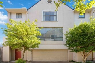 Building Photo - 939 Colorado St