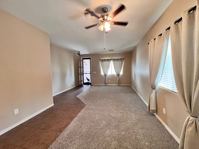 Building Photo - Adorable home in Ironwood Crossing will be ready for August move in