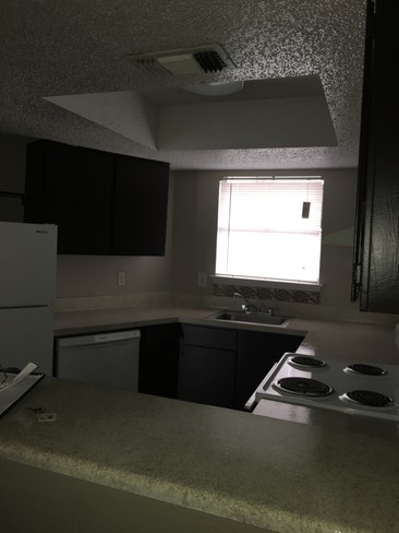 Building Photo - 3339 Lombardy Ln