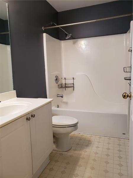 Building Photo - 1390 Bridle Path Dr