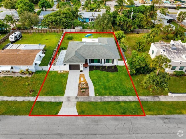 Building Photo - 121 Bayberry Dr