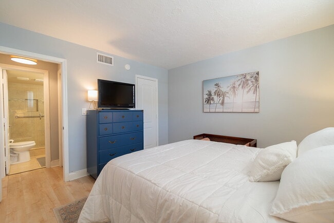Building Photo - 917 N Flagler Dr