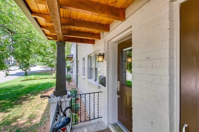 Building Photo - 512 Chesterfield Ave