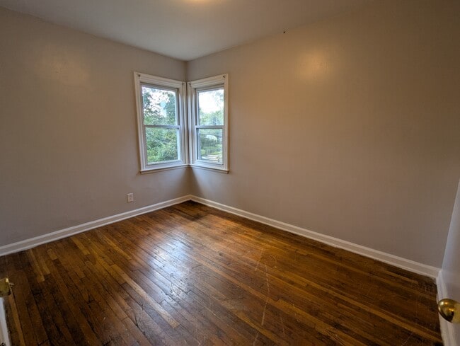 Building Photo - 2983 Moreland Dr