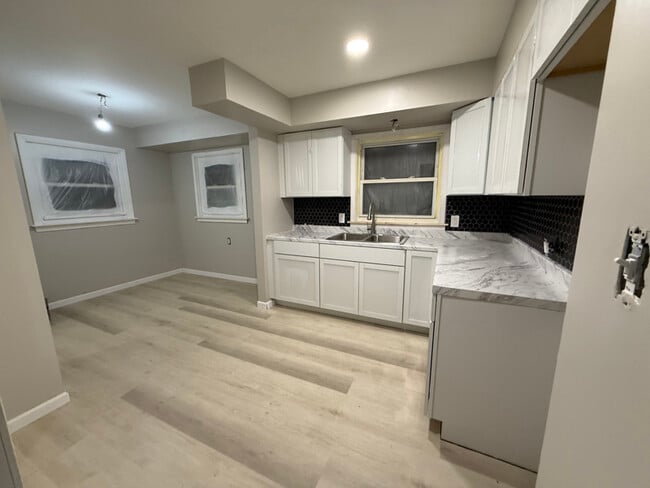 Building Photo - 3102 Trumbull Ave