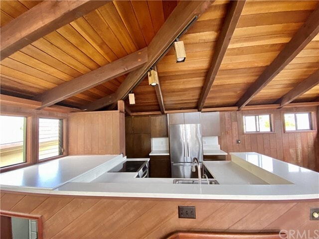 Building Photo - 2322 Pacific Dr