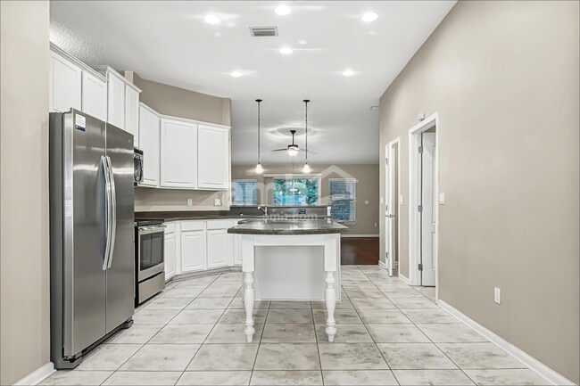 Building Photo - 86021 Aladdins Way