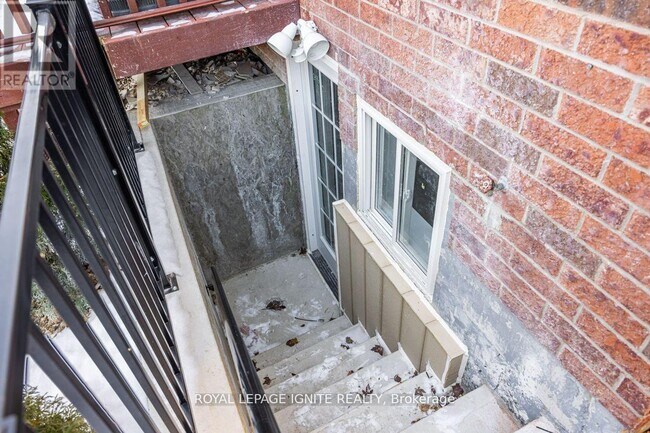 Building Photo - 8 Bunchberry Way