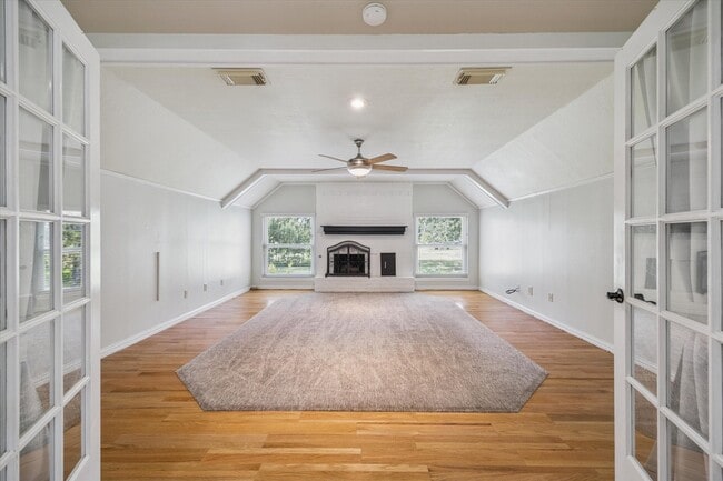 Building Photo - 1711 Chestnut Ridge Rd