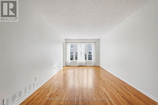 Photo du bâtiment - 1008 Klondike Rd