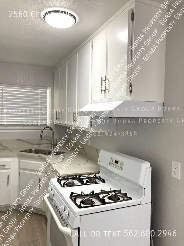 Foto principal - ***COZY 1 BEDROOM | 1 BATH WITHIN A GATED ...