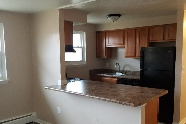 Extended Counter Tops - Swiss Village Apartments