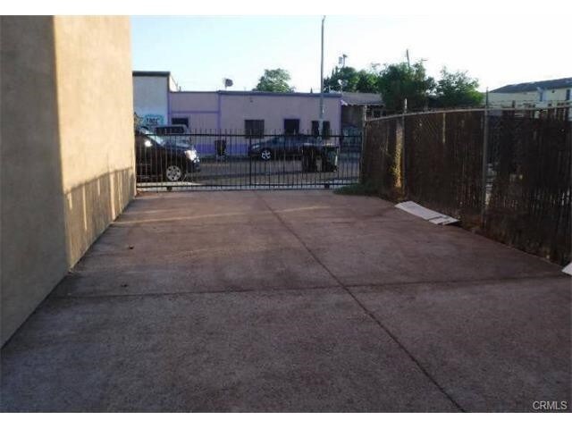 Primary Photo - 6100 S San Pedro St