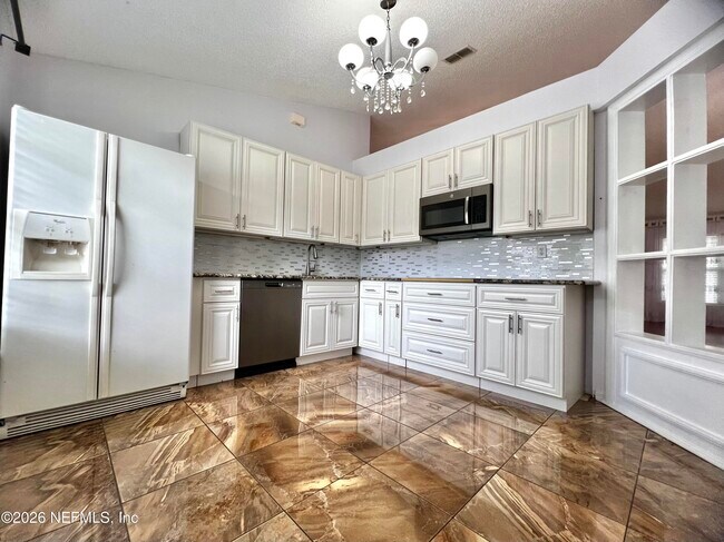 Building Photo - 11395 Aston Hall Dr S