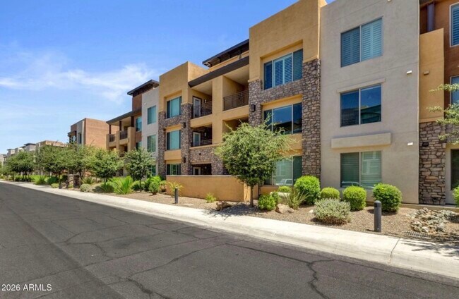 Building Photo - 4803 N Woodmere Fairway