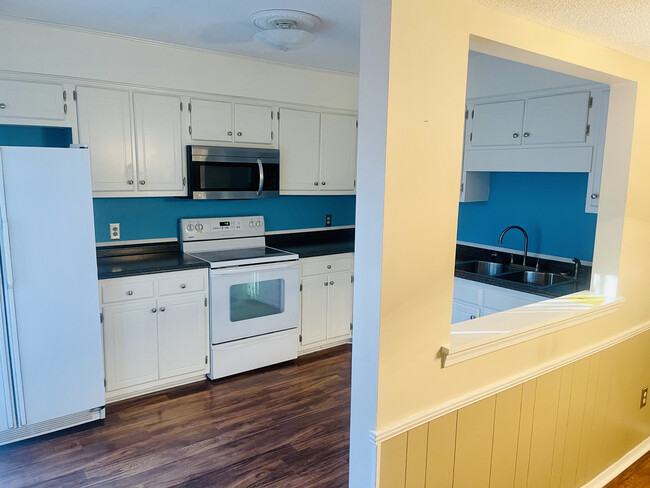 Foto del edificio - 720 Coventry Ln
