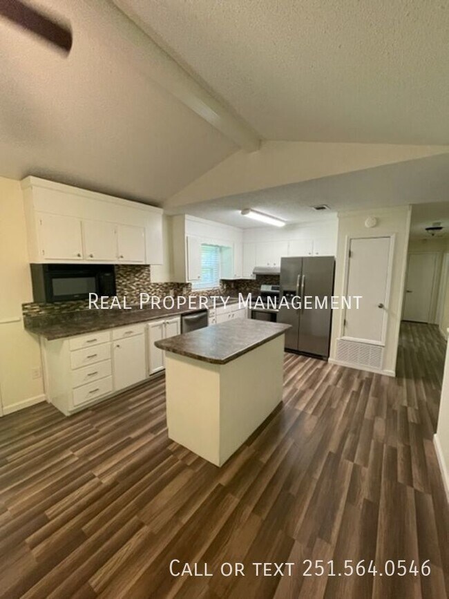 Building Photo - 6661 Merlin Dr