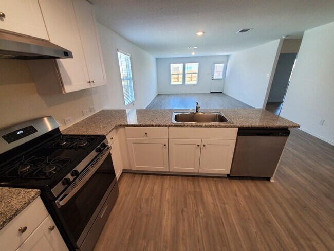 Building Photo - 31664 Meander Ln
