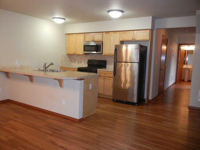 Building Photo - 402 N 3rd Ave SW