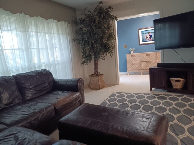 Foto del edificio - 2308 Wesley Cir