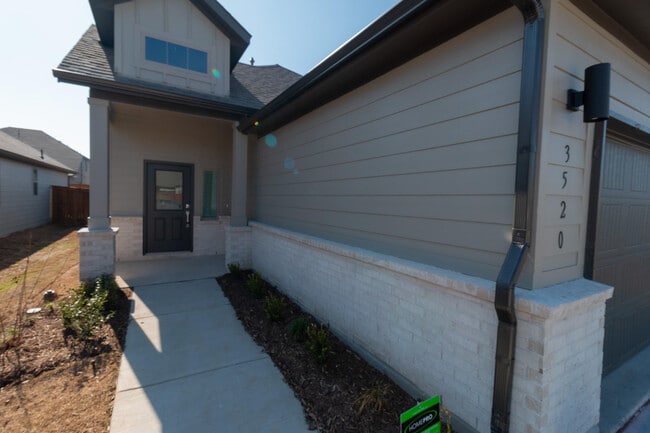 Building Photo - 3520 Palo Duro Dr