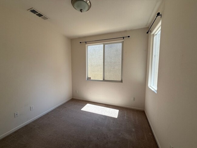 Building Photo - 2912 Mojave Dr