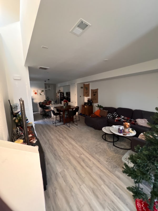 Foto del edificio - 1638 S Tower Rd