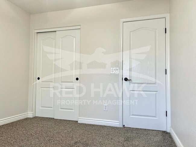 Building Photo - 3853 E Santa Fe Ln