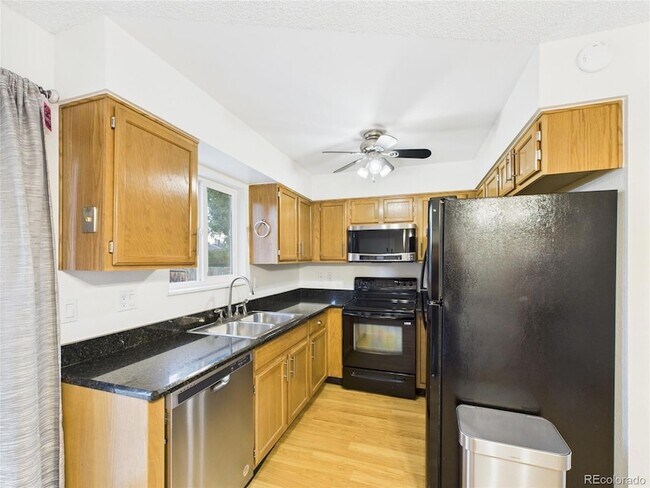 Foto del edificio - 4603 S Dudley St