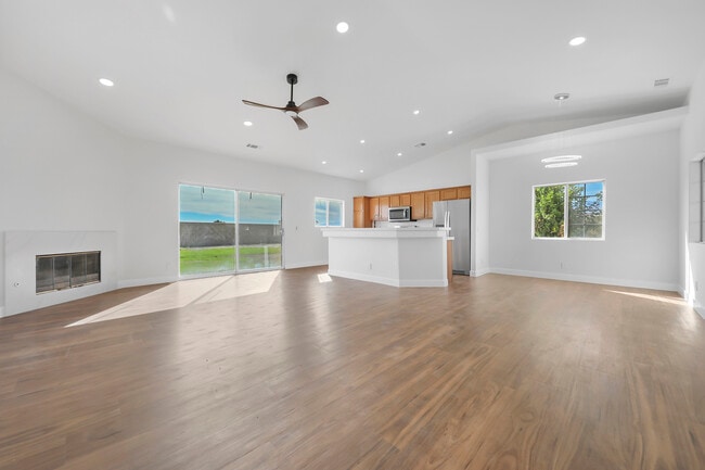 Building Photo - 81375 Paludosa Dr