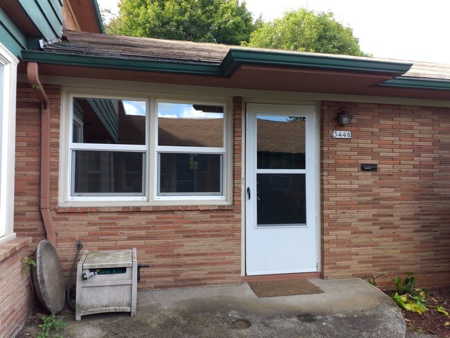 front of apartment - 3448 SE Madison St